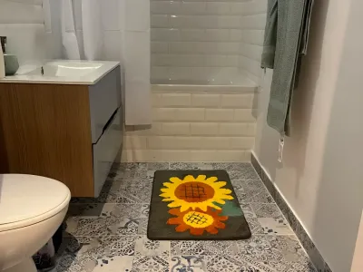 baie spatioasa cu cada inchiriere apartament Sector 4 București